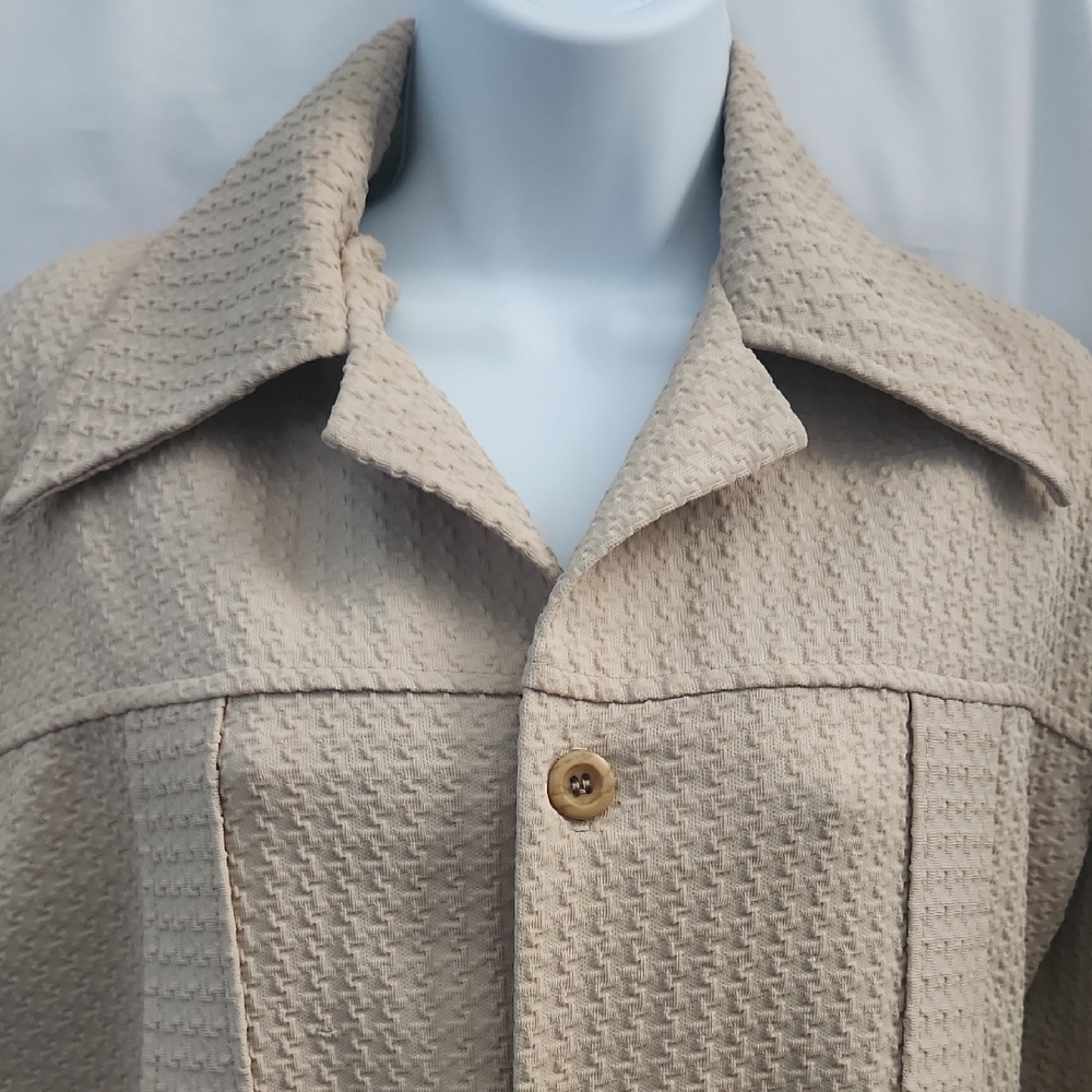 Beige Textured Button-Up Jacket - Picture 2 of 9